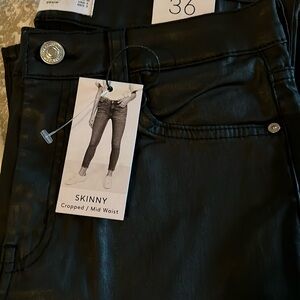 Waxed, Skinny, cropped, mid waist jeans.